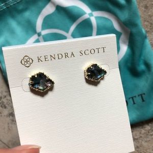 Kendra Scott Tessa studs in gold/abalone shell